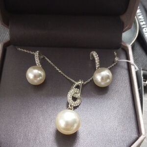 Silver and White Pearl Necklace with Teardrop Pendant
